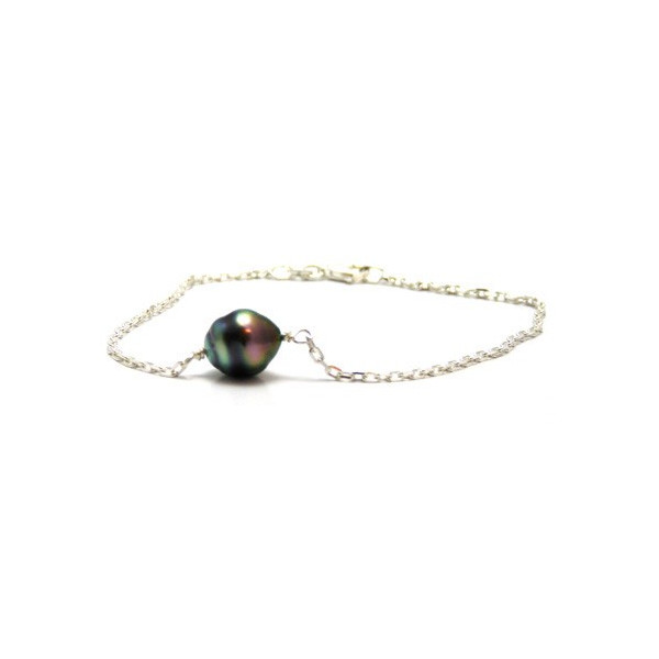 Bracelet avec une perle cerclée