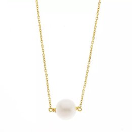 Collar de oro de 18 quilates con perla cultivada de agua dulce blanca