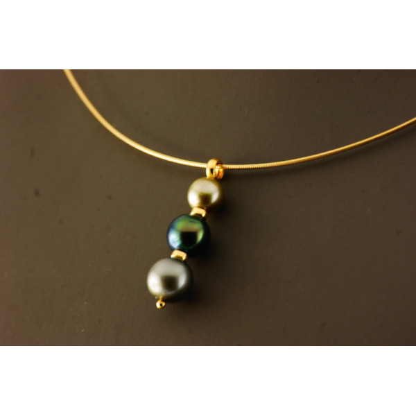 Marquisien style gold and pearl pendant