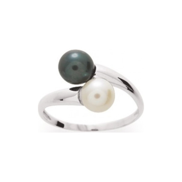 Oriata white gold ring with cultured pearls