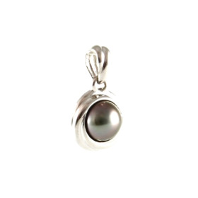 Urupa half Tahitian pearl silver pendant