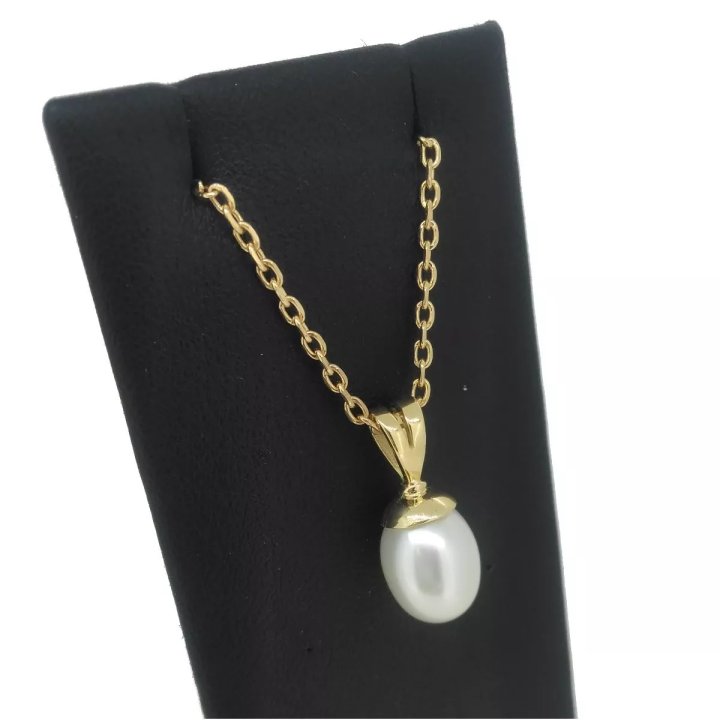 Anhänger Victoria aus 18 Karat Gold mit Süßwasserperle