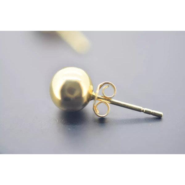 Perles d'or 18k gold stud earrings