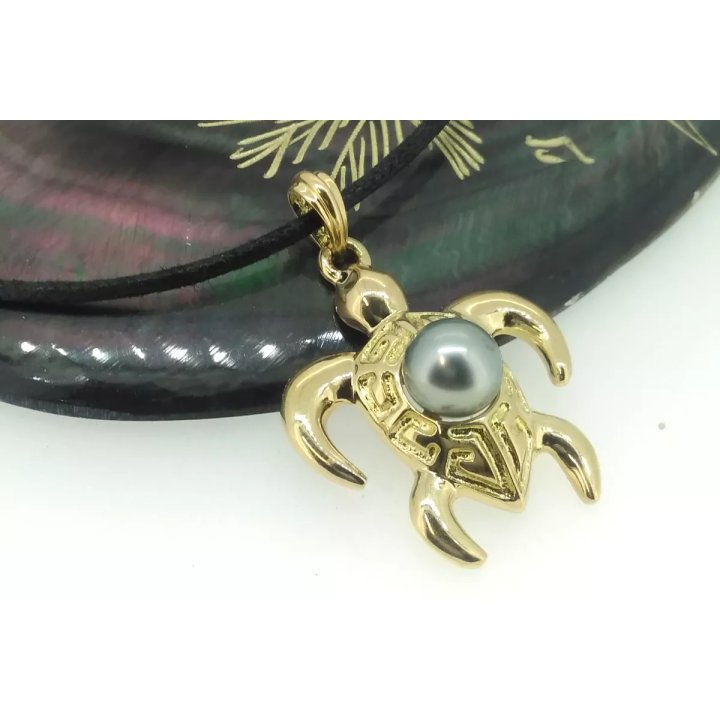 Collar Tamago de oro de 18 quilates con perla de Tahití redonda