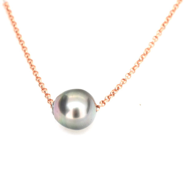 18k gold necklace with a circled Tahitian pearl