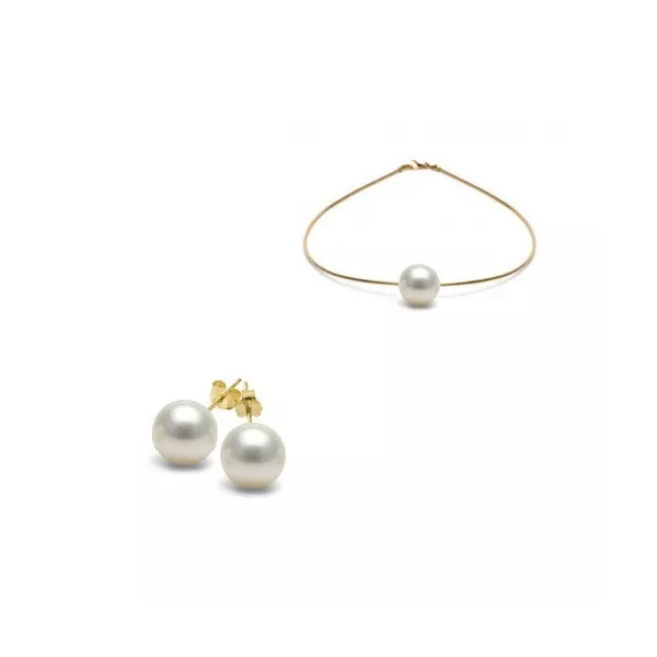 Matea set of gold ear studs and necklace