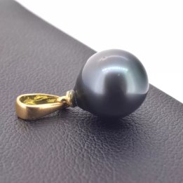 Colgante Vaena con perla de Tahití en forma de pera con anillos