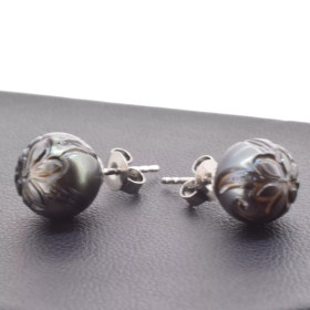 Engraved Tahitian pearl stud earrings