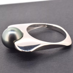 Bague en argent et une perle de Tahiti ronde - Poemana