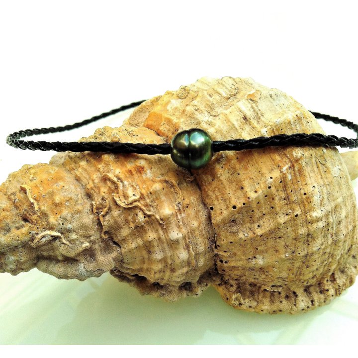 Collana Poeti in cuoio intrecciato con perla di Tahiti cerchiata