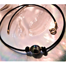 Collier ponant en cuir et or 18 k perle de Tahiti cerclée