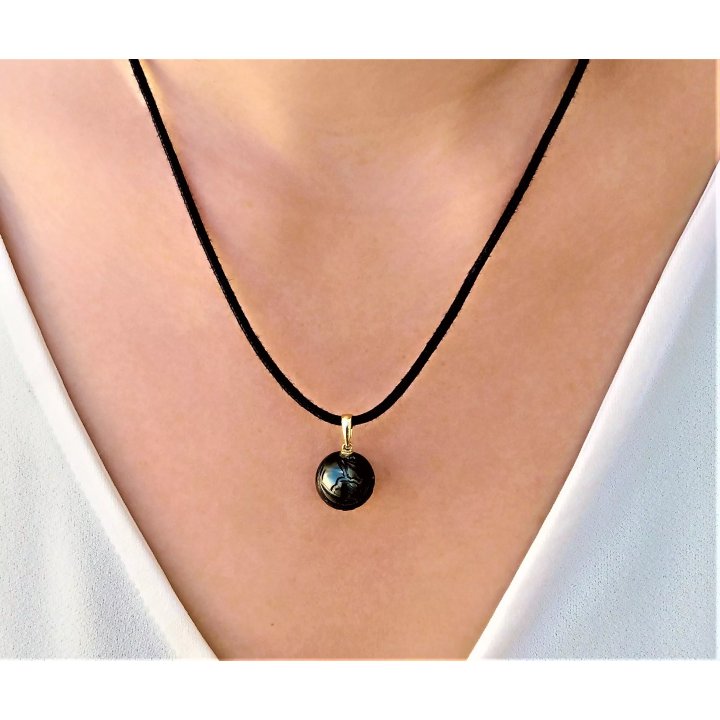 Anhänger Potini aus 18 Karat Gelbgold mit gravierter Perle 12 mm