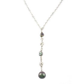 Haukea silver necklace with Keshi and circled Tahitian pearls