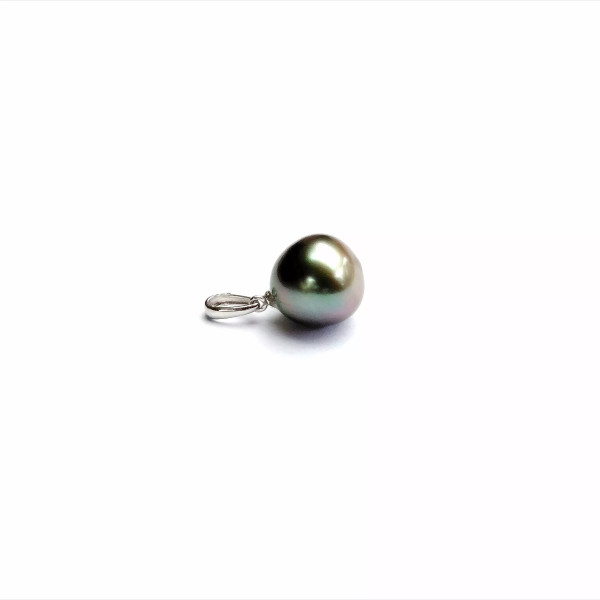 Fakarava 18 Gold pendnat with a Tahitian pearl