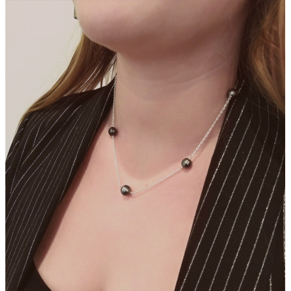 Emma silver necklace with circled Tahitian pearls