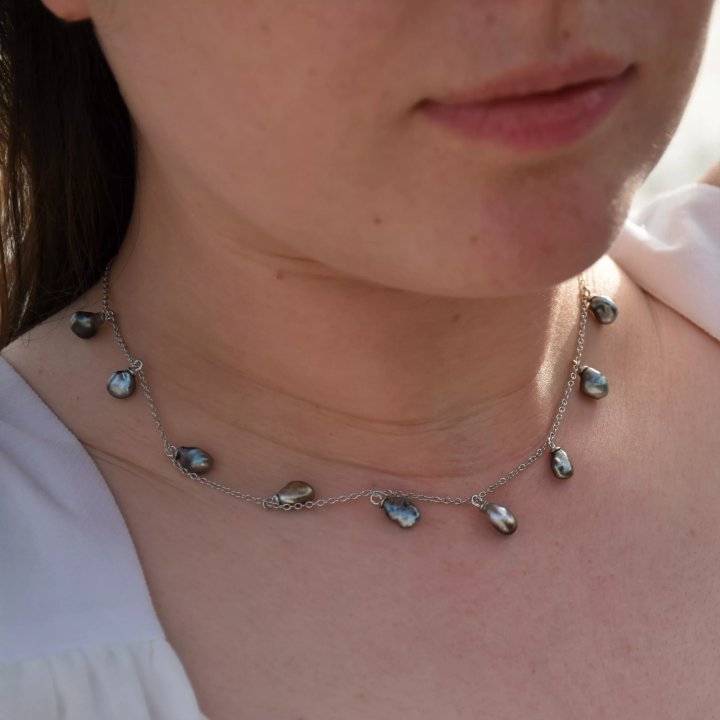 Collar Tahuata de plata con perlas keshi de Tahití