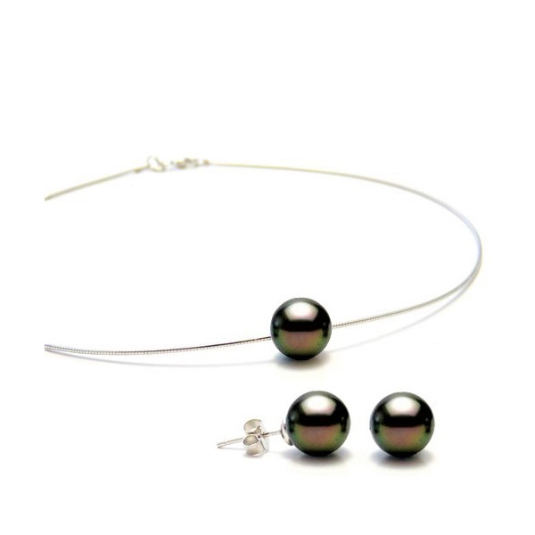 Vatina set of ear studs and necklace