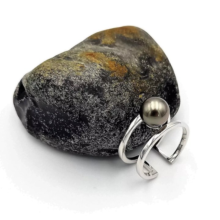 Anillo Helen de plata con perla de Tahití redonda