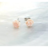 Clous d'oreilles fleurs de nacre