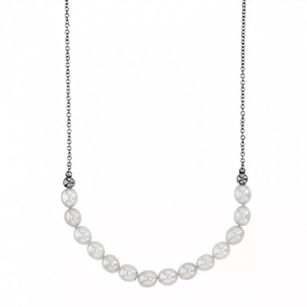 Lara oval cultured pearls necklace.