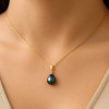 Manava pendant, drop Tahitian pearl, 18k yellow gold setting 0.32 g, diamond 0.01 ct.