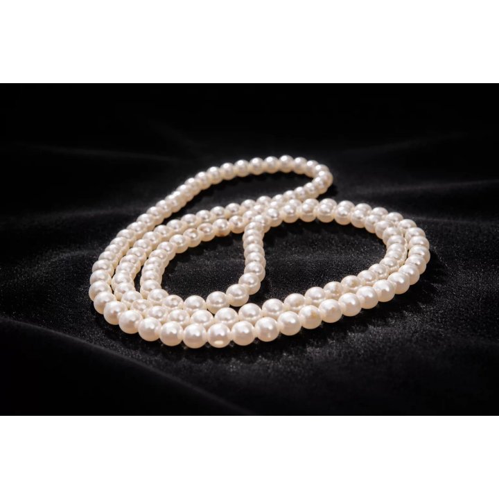 Collana lunga Sophia di perle d'acqua dolce bianche