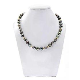 Eléa Tahitian pearl necklace with 10–11 mm circled pearls and 18k yellow gold beads, displayed on white bust, 45 cm length